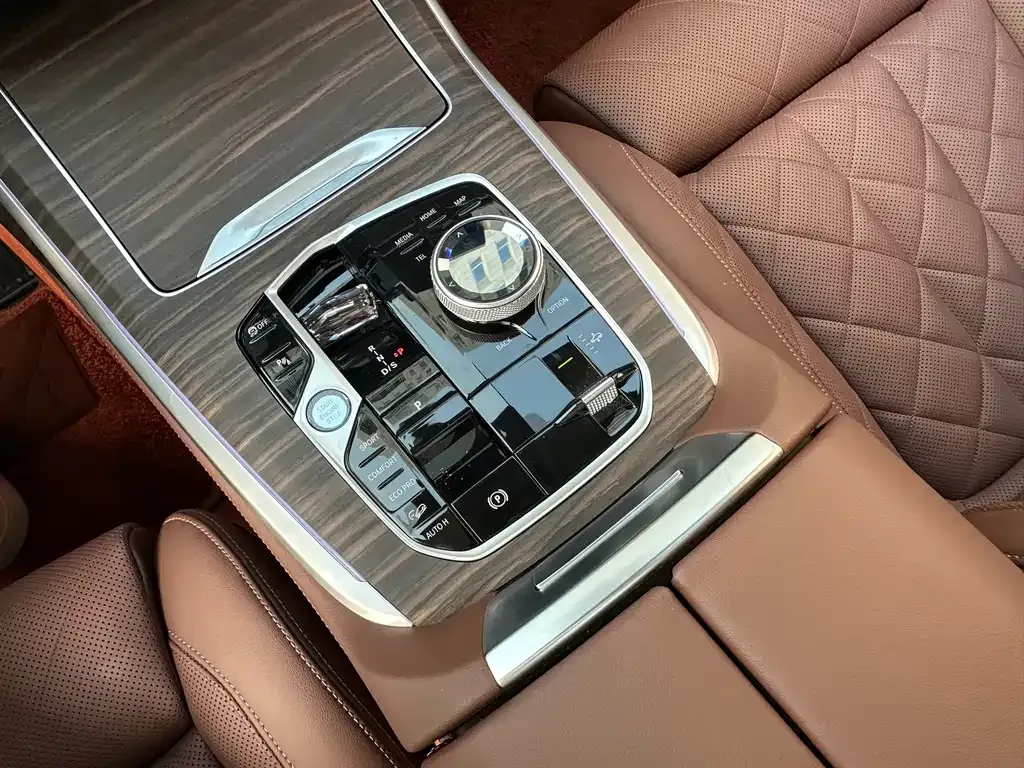 BMW X7 — фото 6