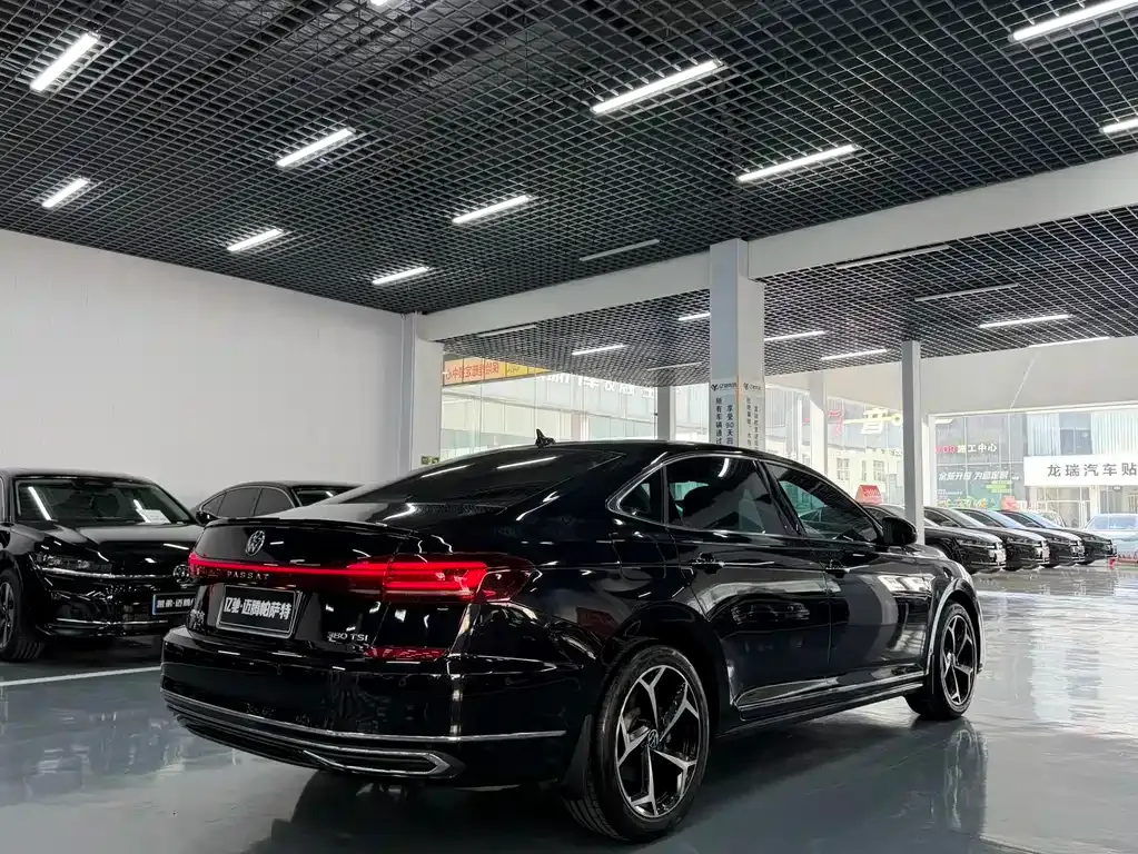 Volkswagen Passat — фото 7