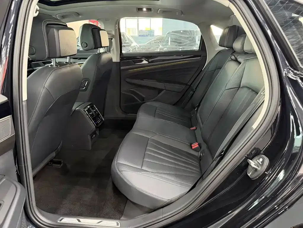 Volkswagen Passat — фото 2