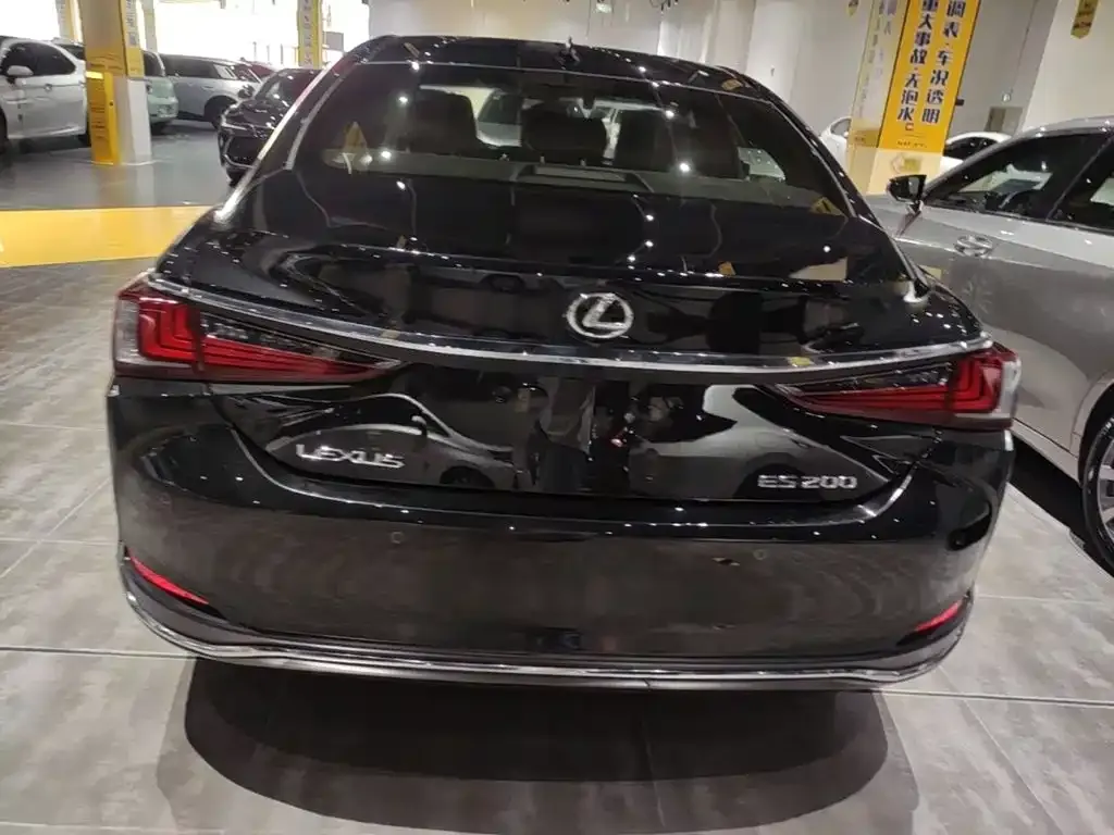 Lexus ES — фото 10