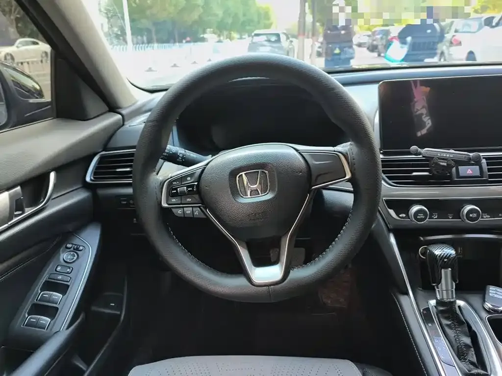 Honda Accord — фото 9