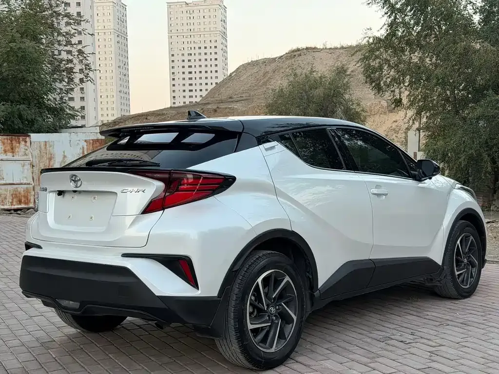 Toyota C-HR — фото 4