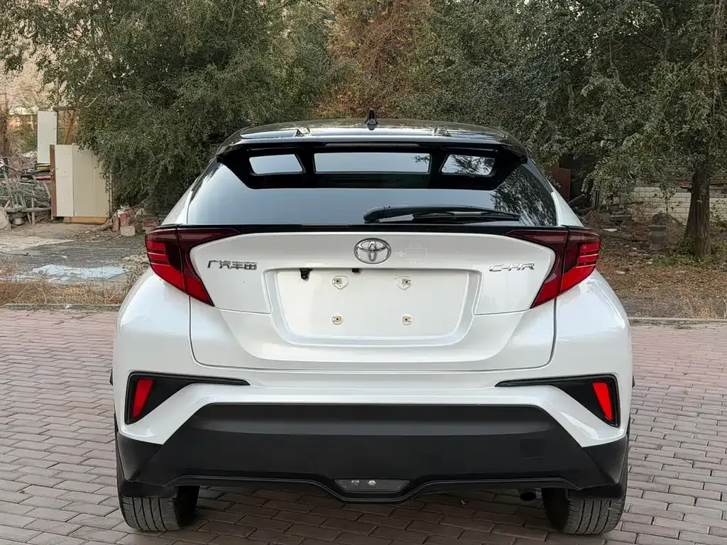 Toyota C-HR — фото 8