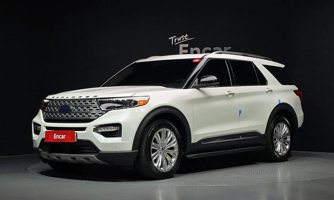 Ford Explorer — фото 1