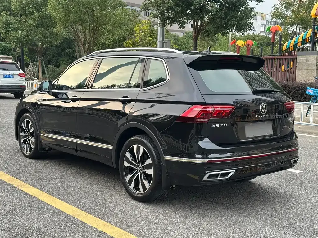 Volkswagen Tiguan L — фото 9