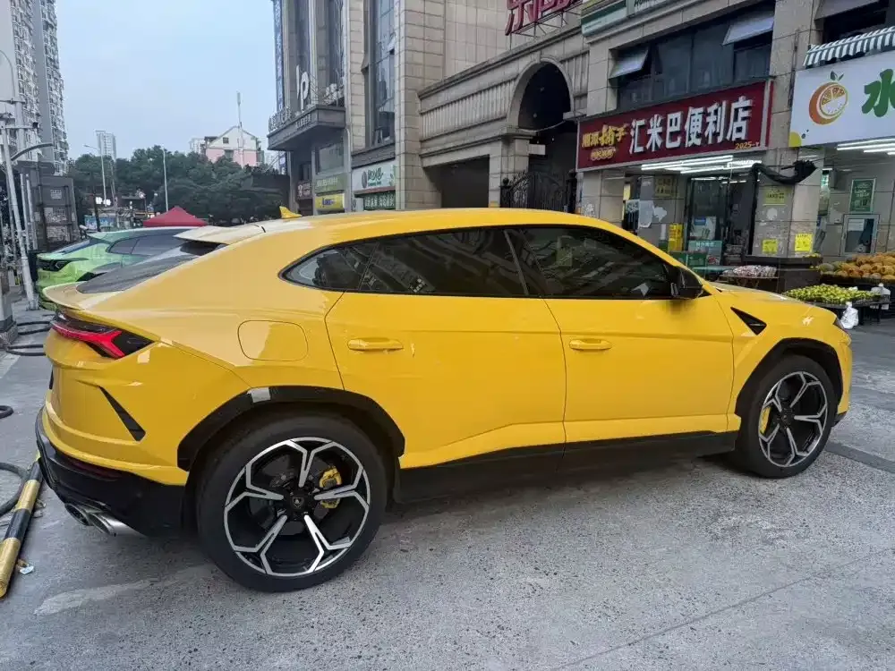 Lamborghini Urus — фото 8