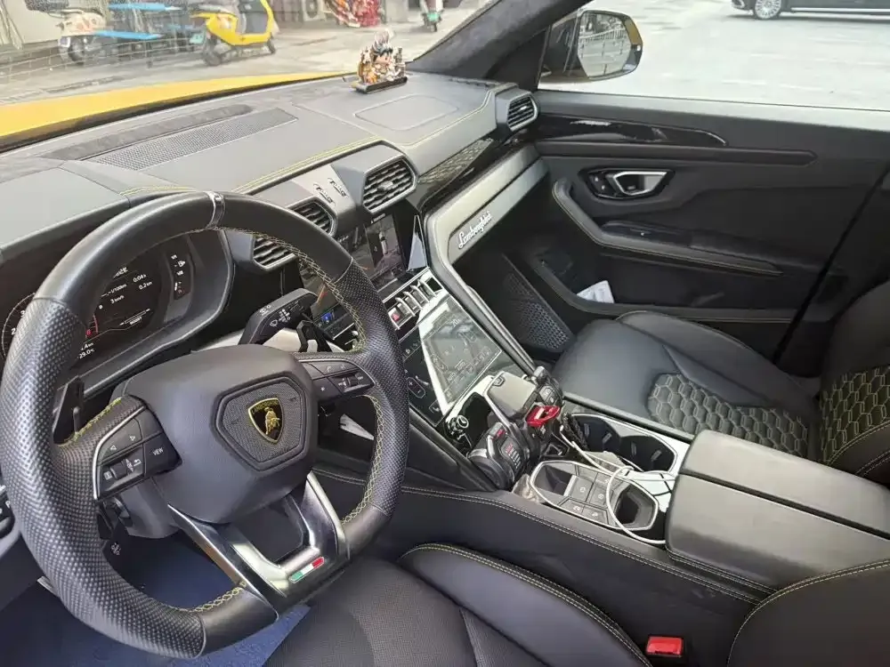 Lamborghini Urus — фото 9