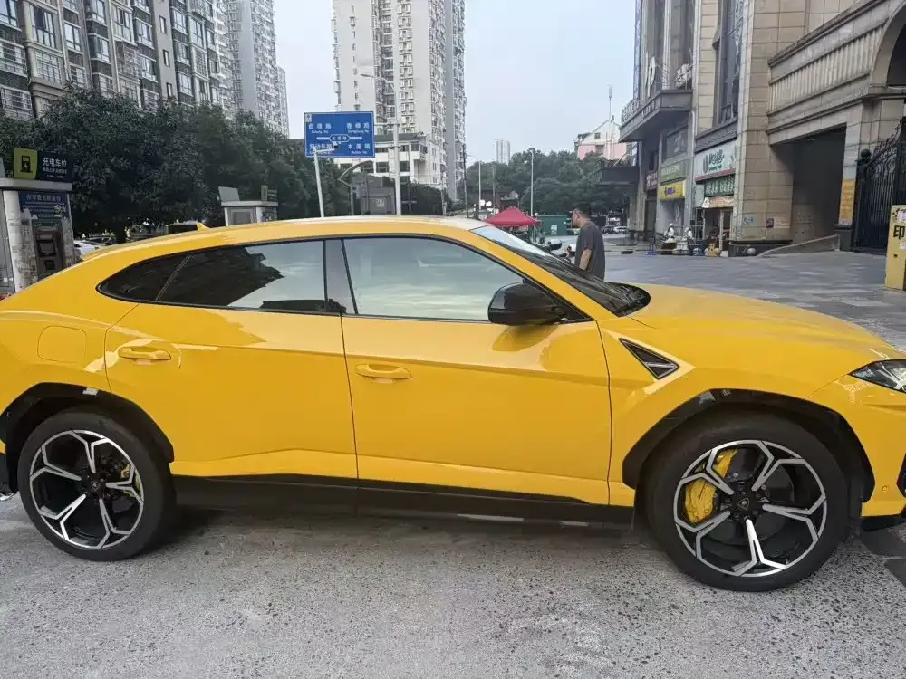 Lamborghini Urus — фото 7