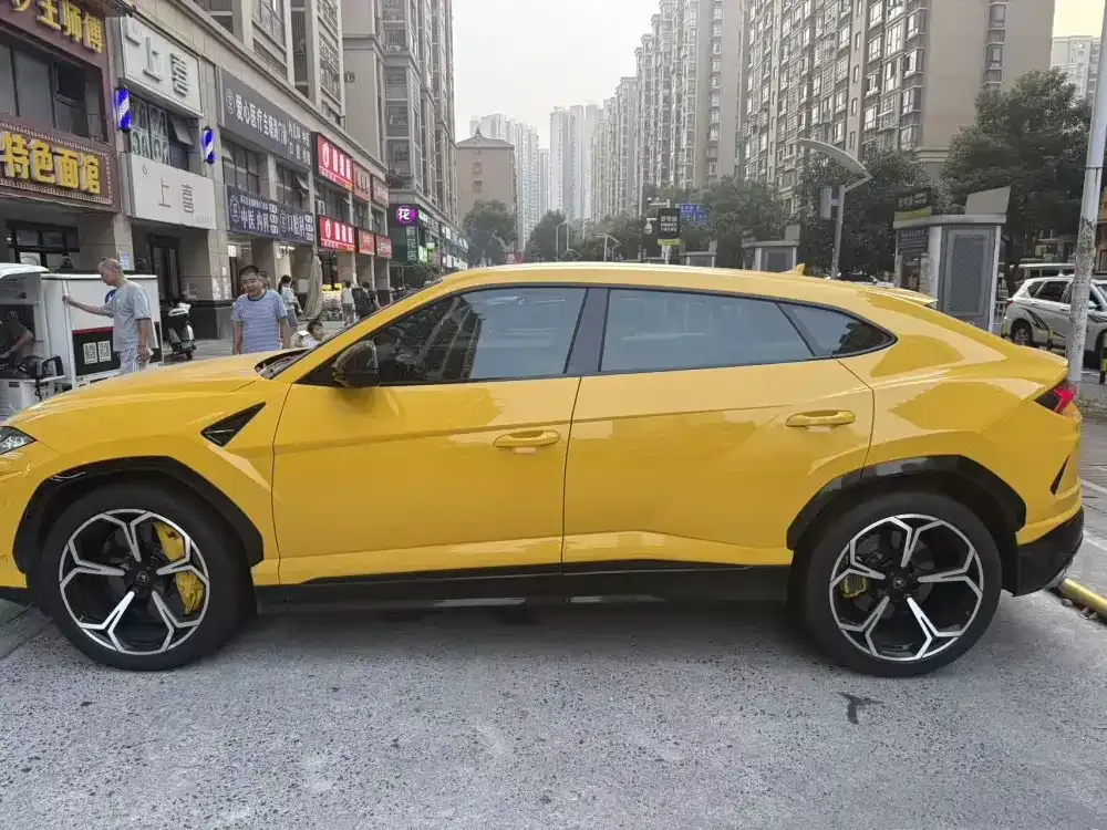 Lamborghini Urus — фото 10