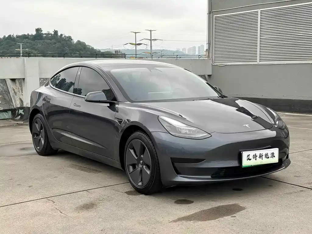 Tesla Model 3 — фото 4