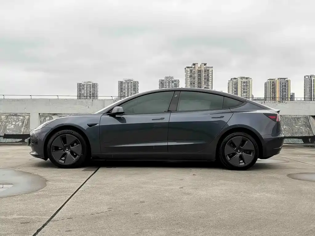 Tesla Model 3 — фото 5