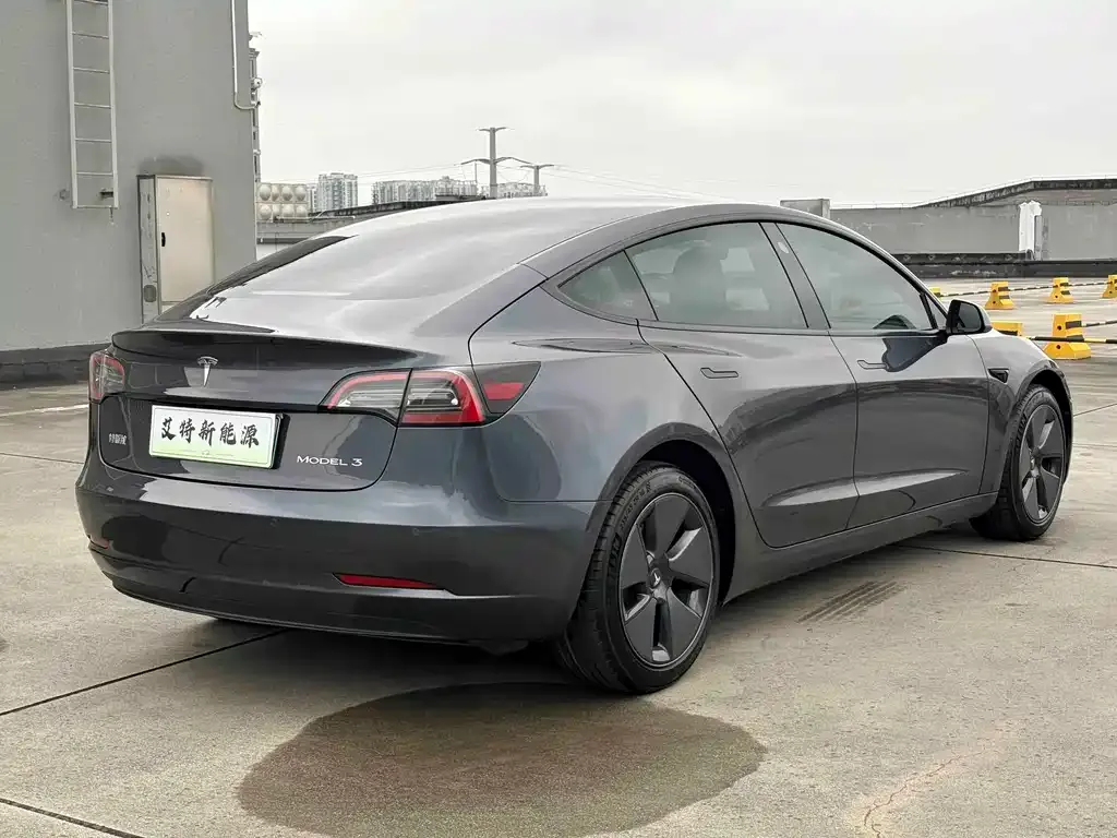 Tesla Model 3 — фото 8