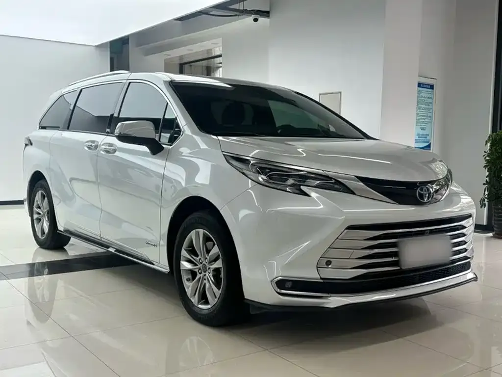 Toyota Sienna — фото 5