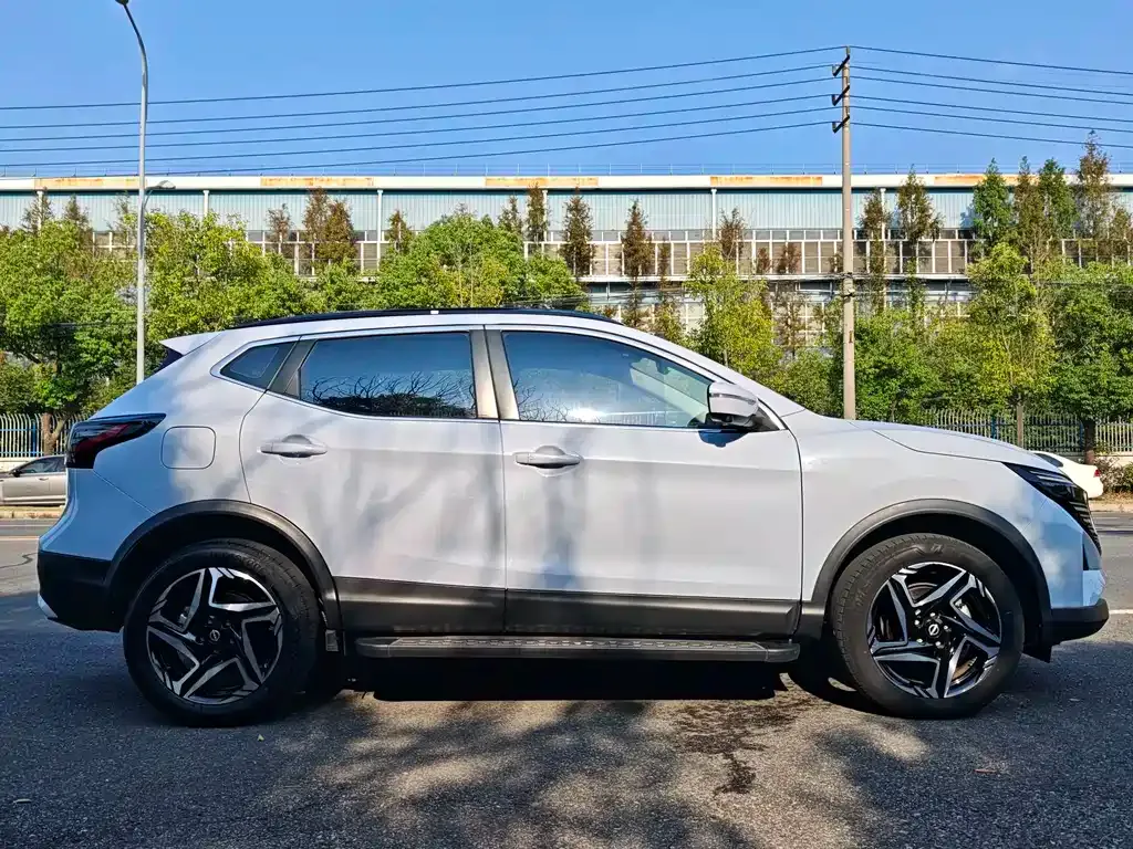 Nissan Qashqai — фото 8