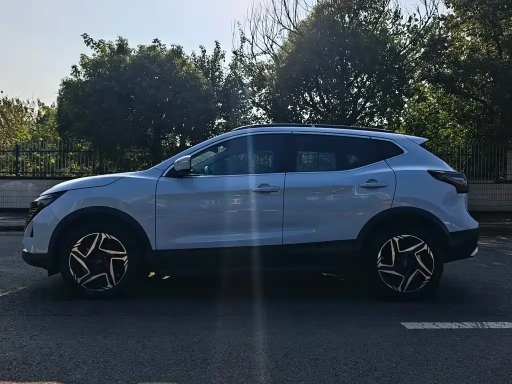 Nissan Qashqai — фото 7