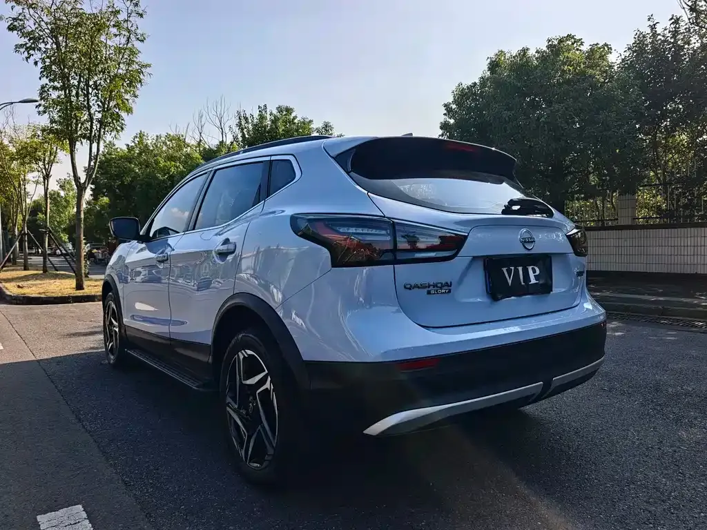 Nissan Qashqai — фото 4