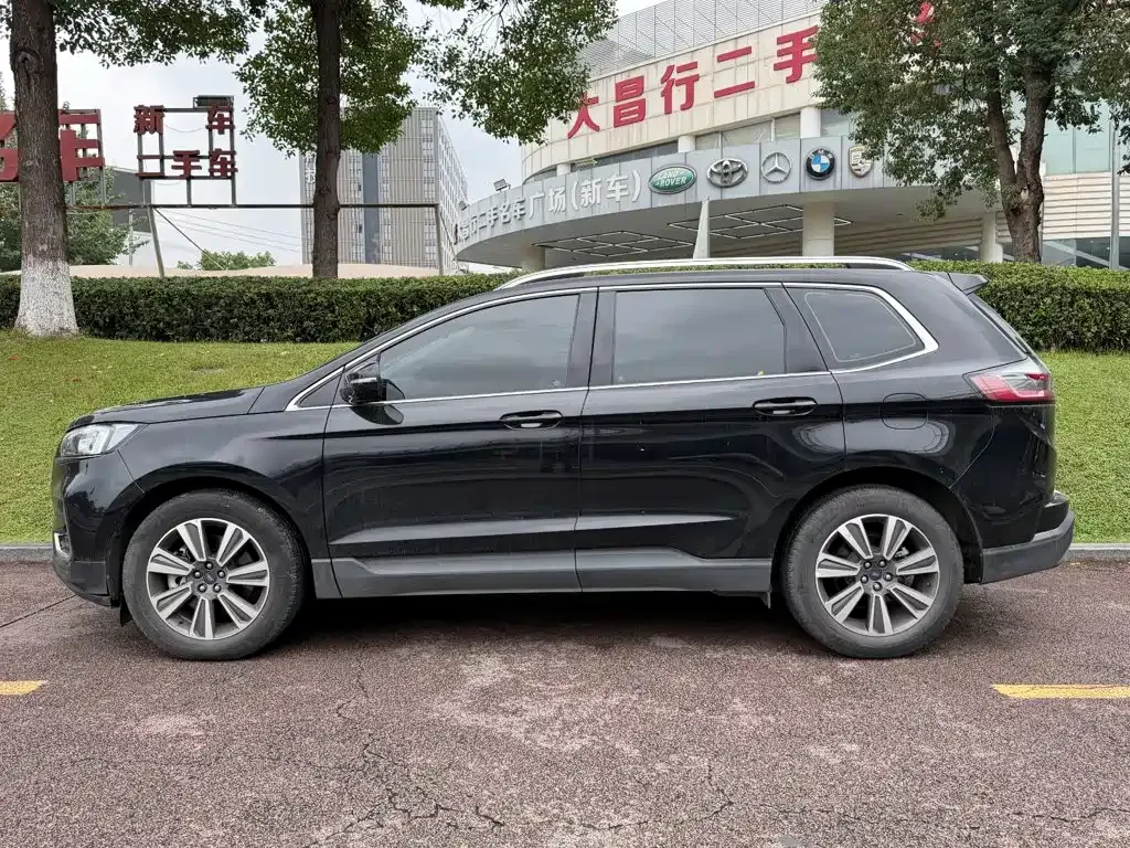 Ford Edge — фото 10