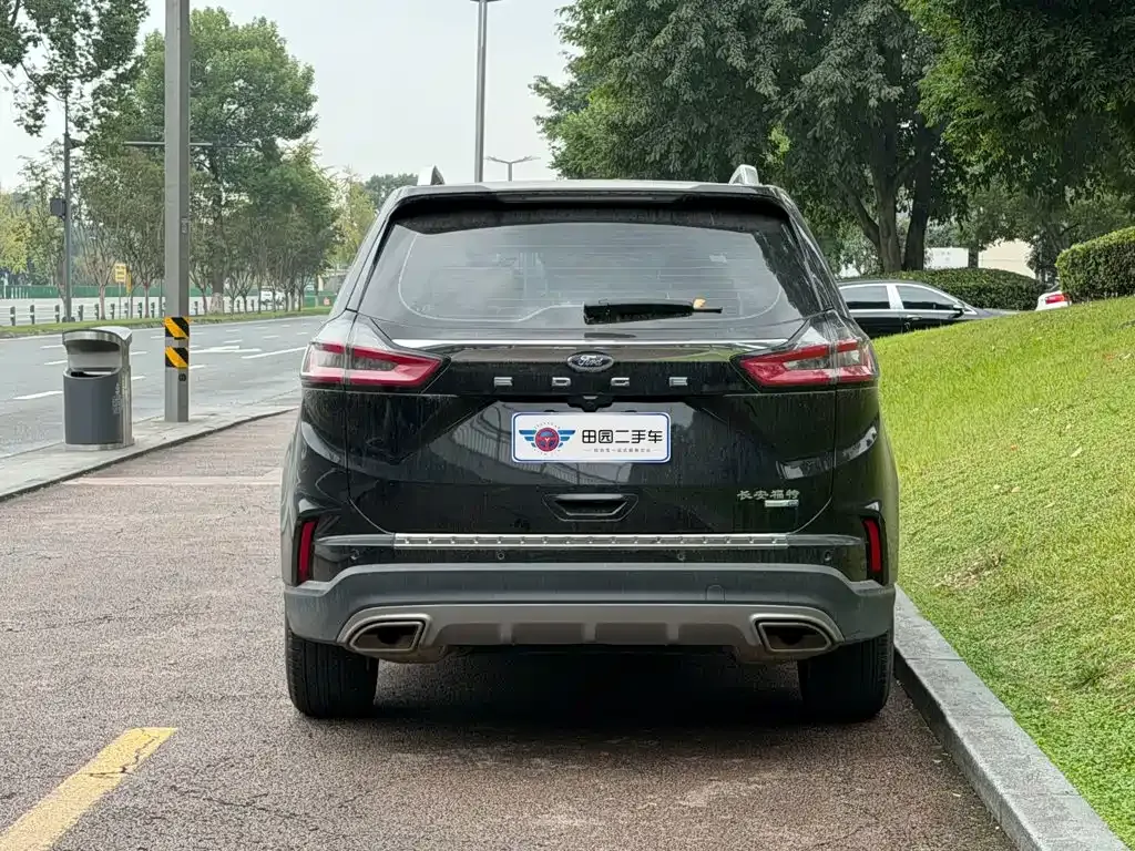 Ford Edge — фото 8