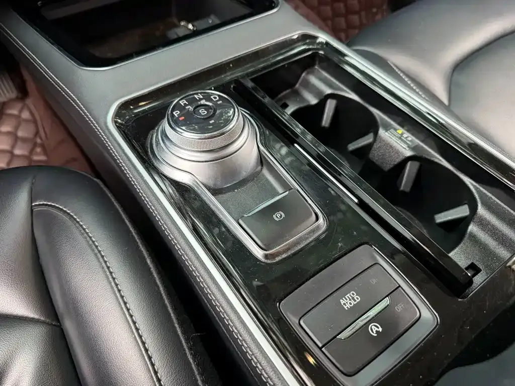 Ford Edge — фото 5