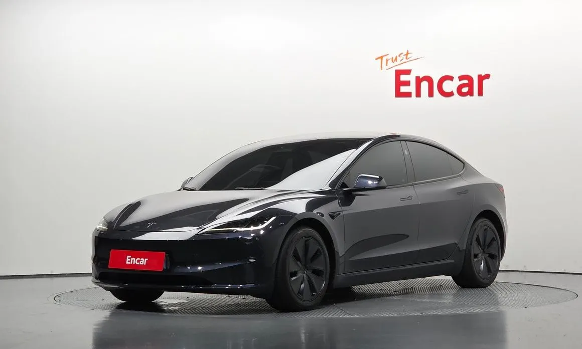 Tesla Model 3 — фото 1