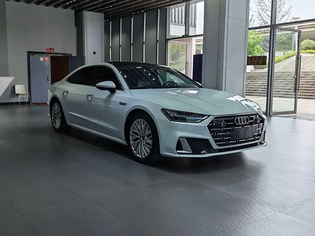 Audi A7L — фото 5