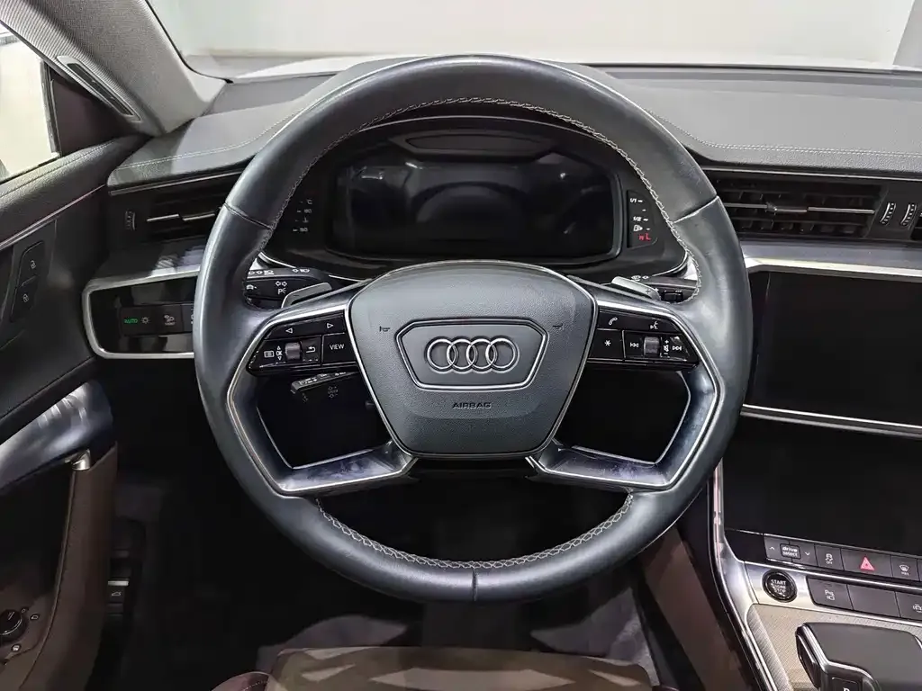 Audi A7L — фото 10