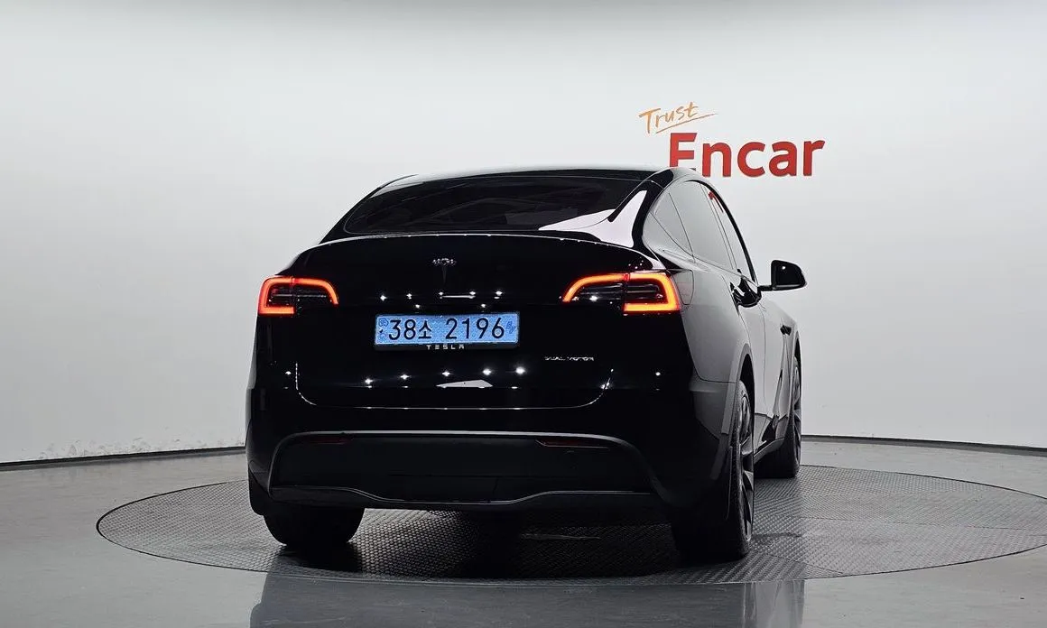 Tesla Model Y — фото 4