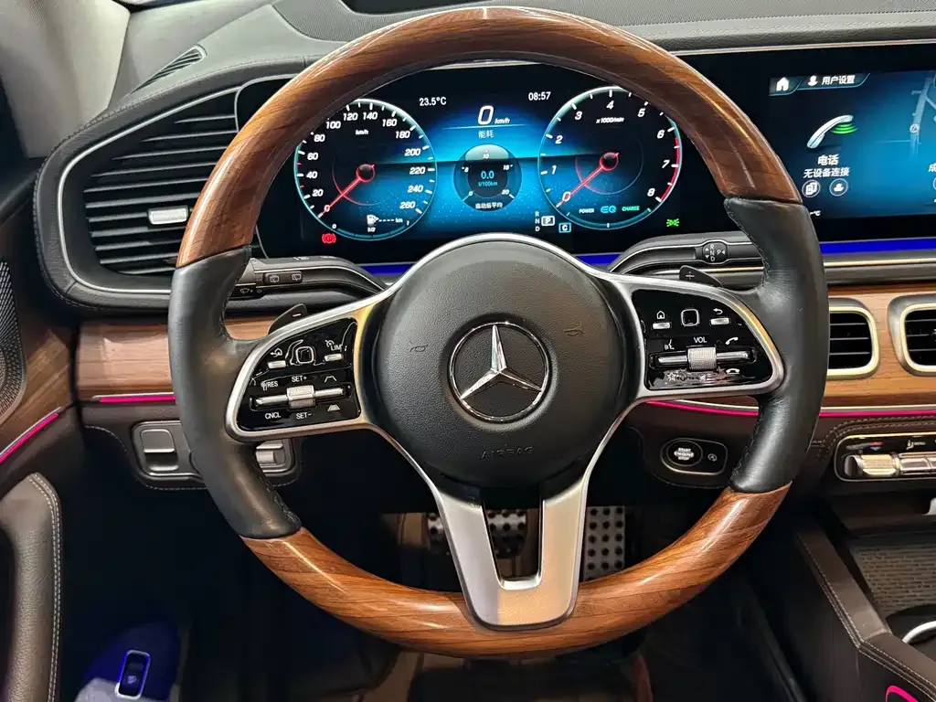 Mercedes-Benz GLS — фото 10