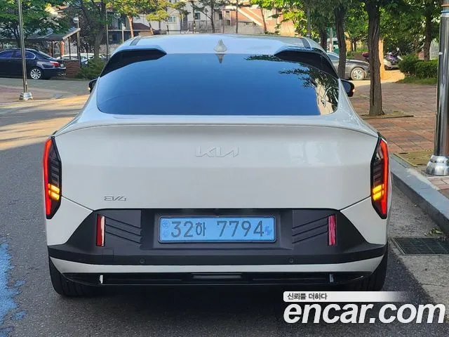 Kia EV4 — фото 10