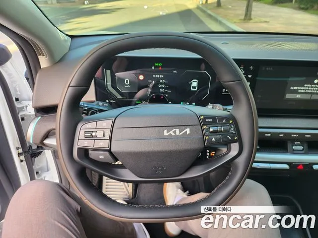 Kia EV4 — фото 8