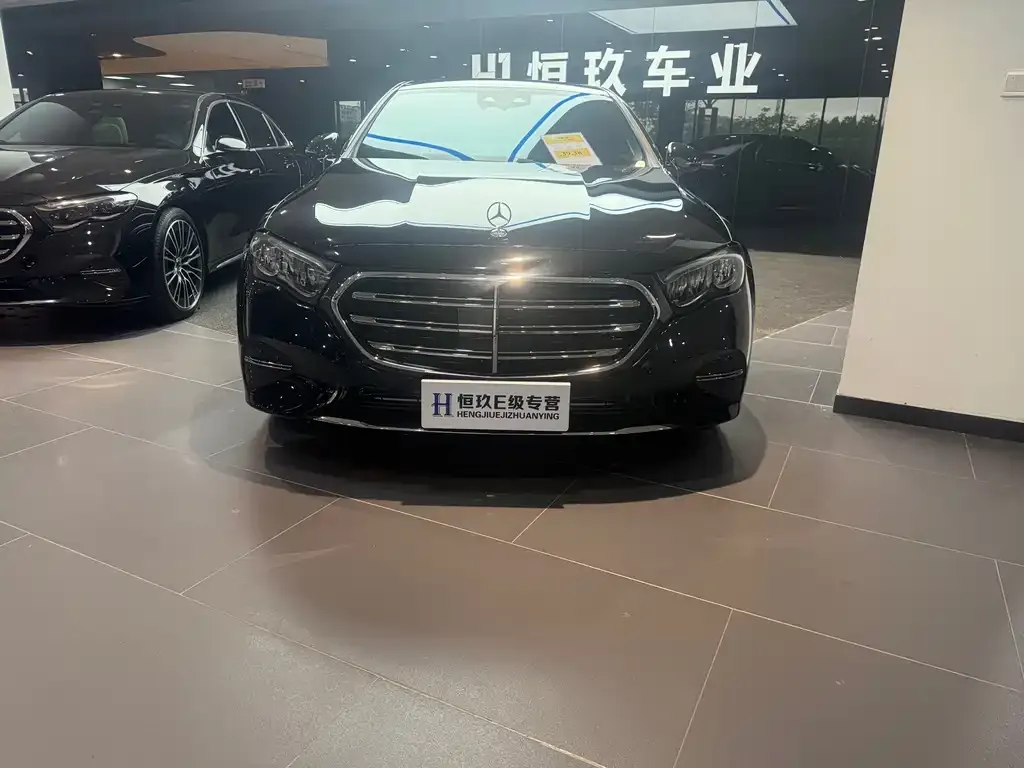 Mercedes-Benz E-Class — фото 3