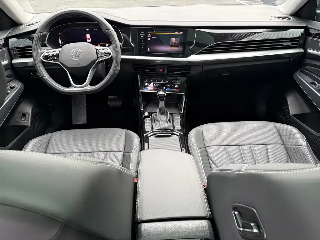 Volkswagen Passat — фото 8