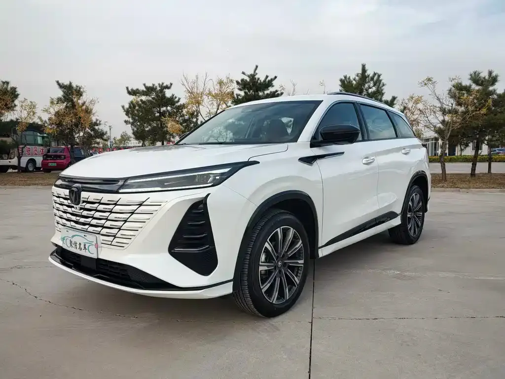 Changan CS75 PLUS — фото 1