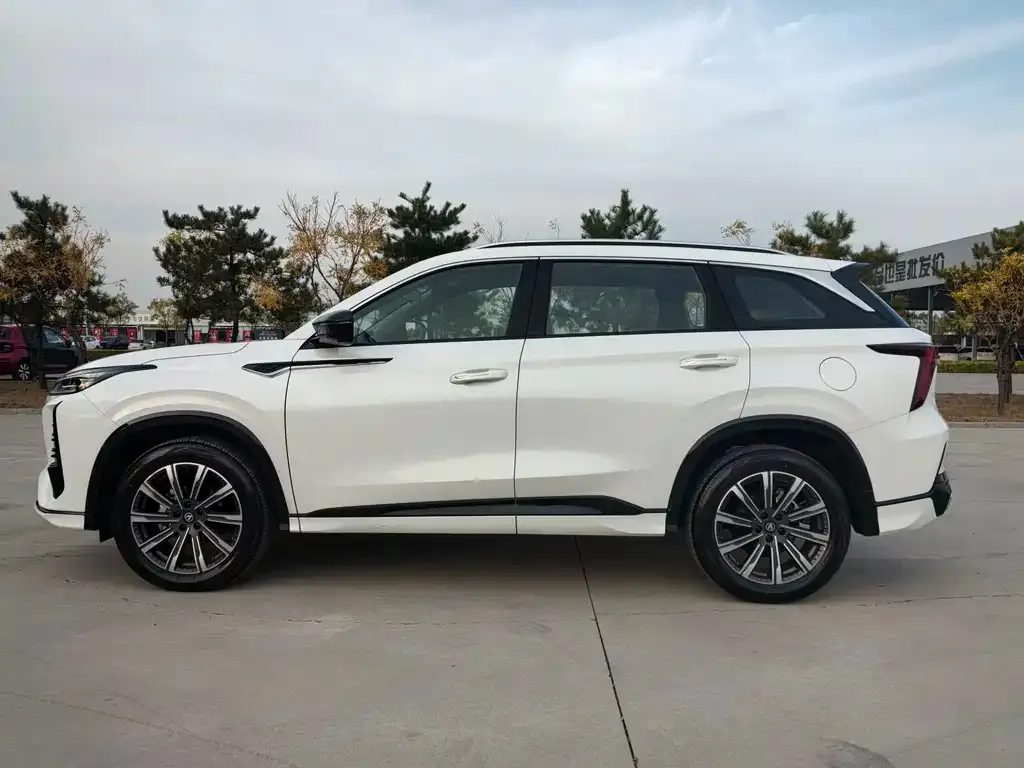 Changan CS75 PLUS — фото 7