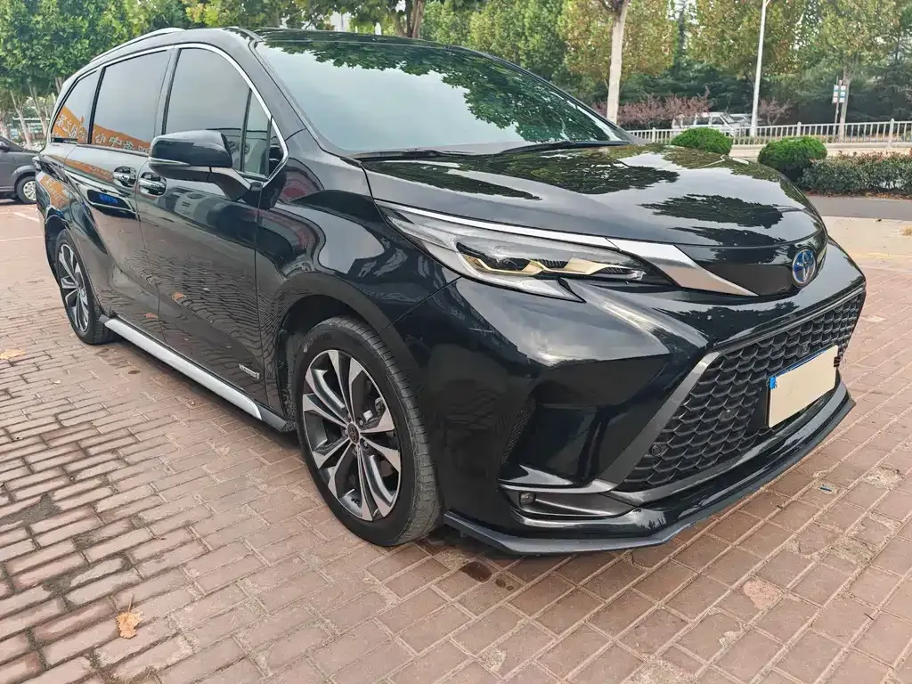 Toyota Granvia — фото 10
