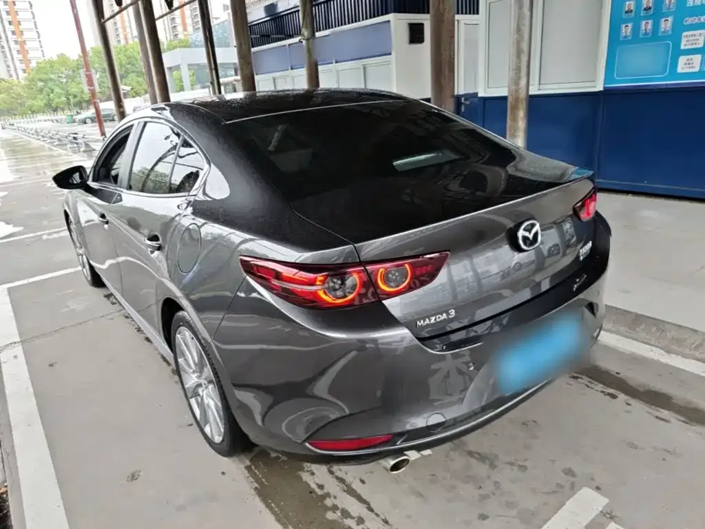 Mazda 3 Axela — фото 10