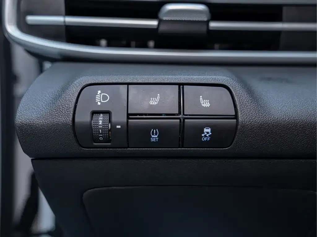 Hyundai Elantra — фото 5