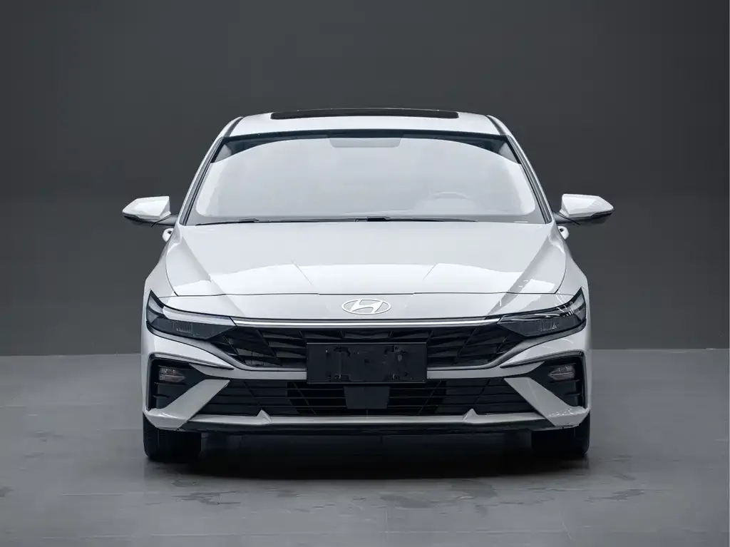 Hyundai Elantra — фото 2
