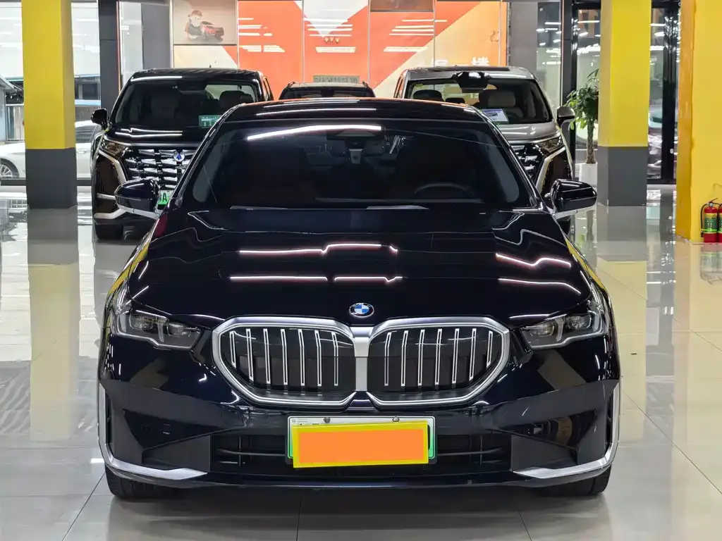 BMW i5 — фото 3