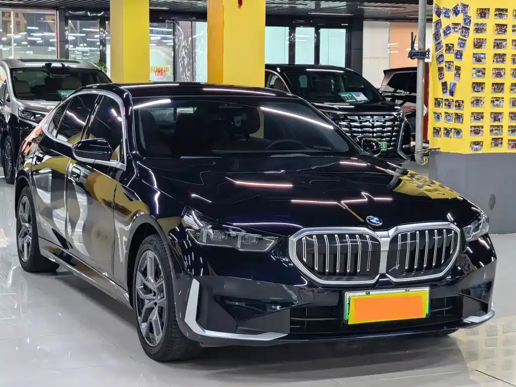 BMW i5 — фото 8