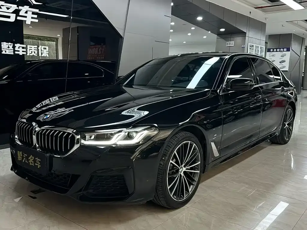 BMW 5 Series — фото 1