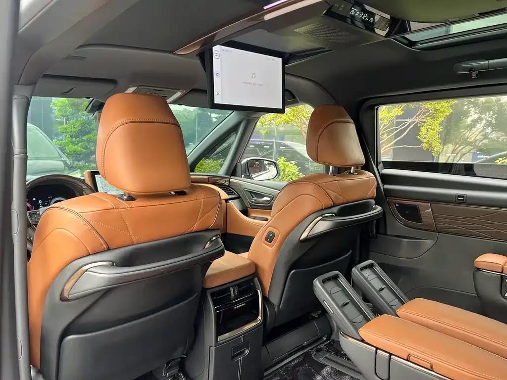 Toyota Vellfire — фото 7