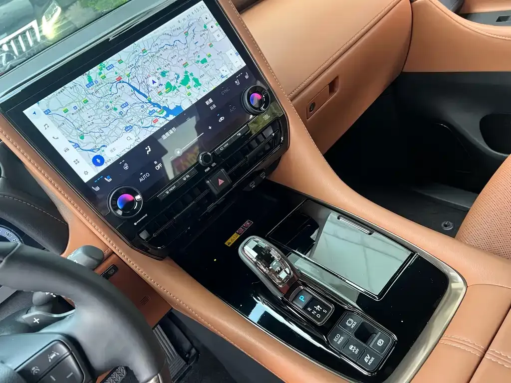Toyota Vellfire — фото 6