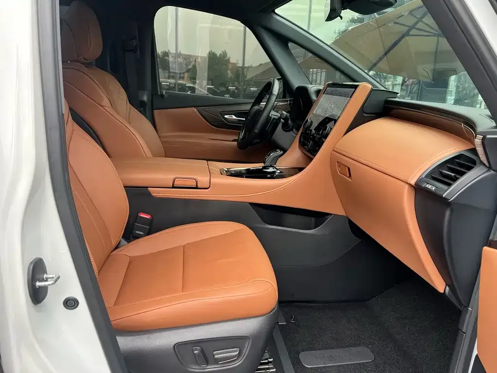 Toyota Vellfire — фото 3