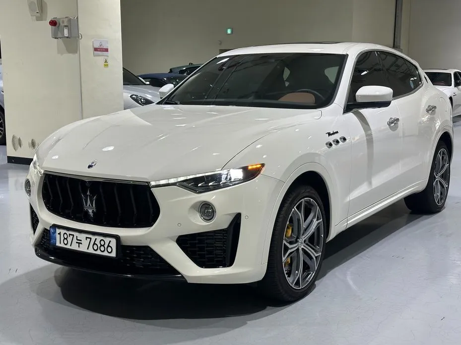 Maserati Levante — фото 1