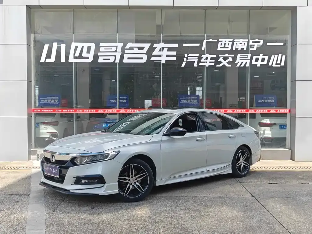 Honda Accord — фото 1