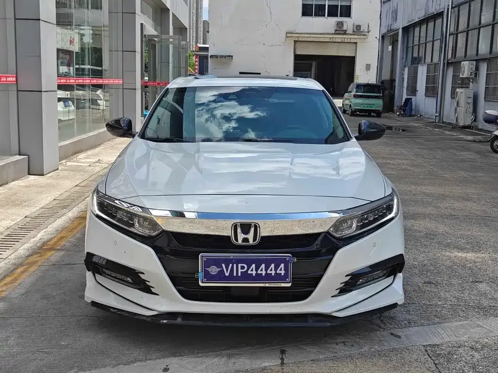 Honda Accord — фото 7