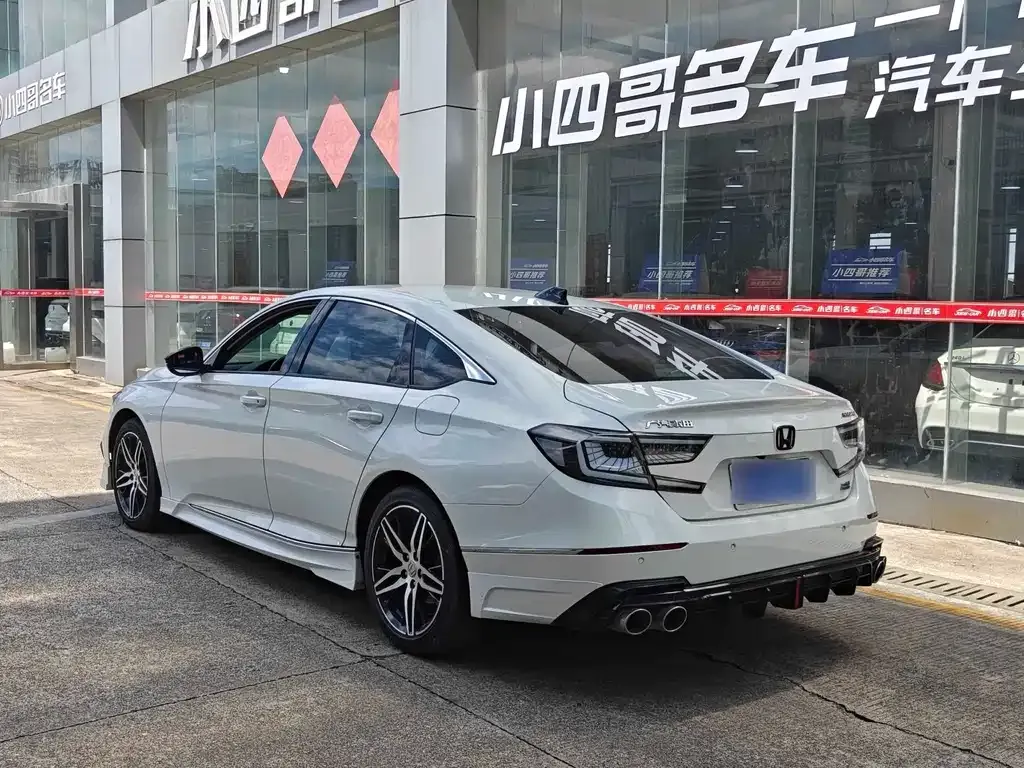 Honda Accord — фото 8