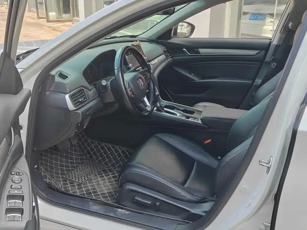 Honda Accord — фото 4