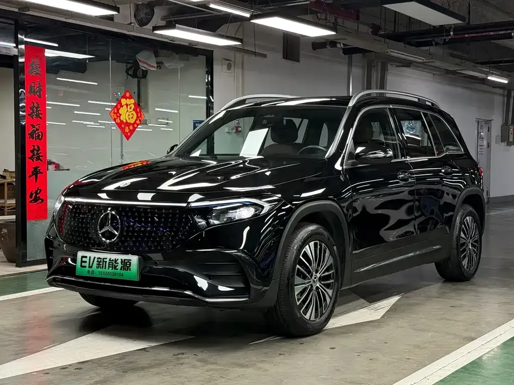 Mercedes-Benz EQB — фото 1